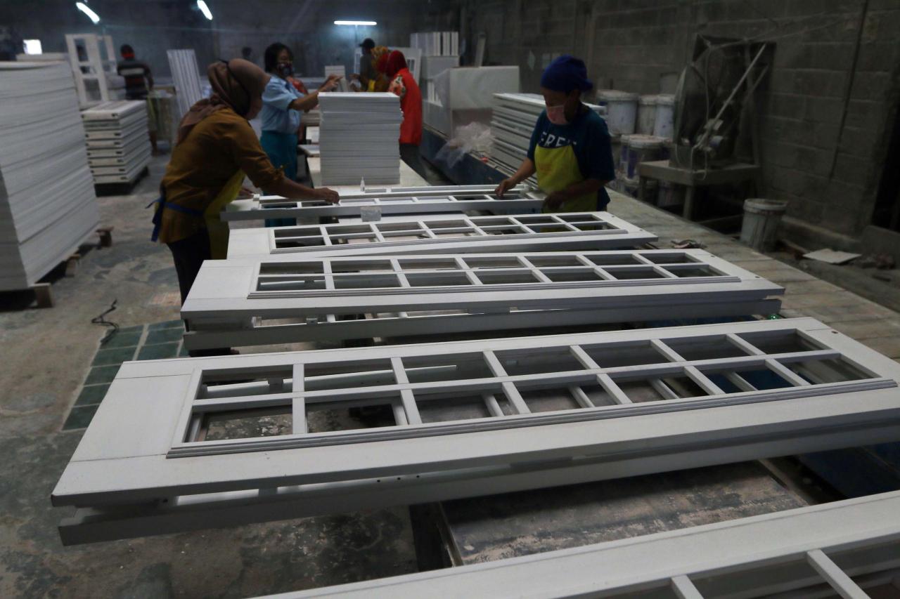 Produsen Furniture Ini...