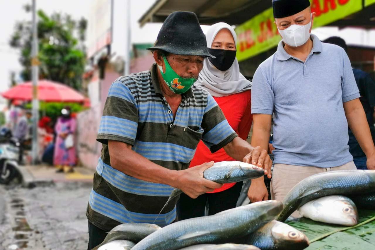 Jelang Imlek, Pedagang...