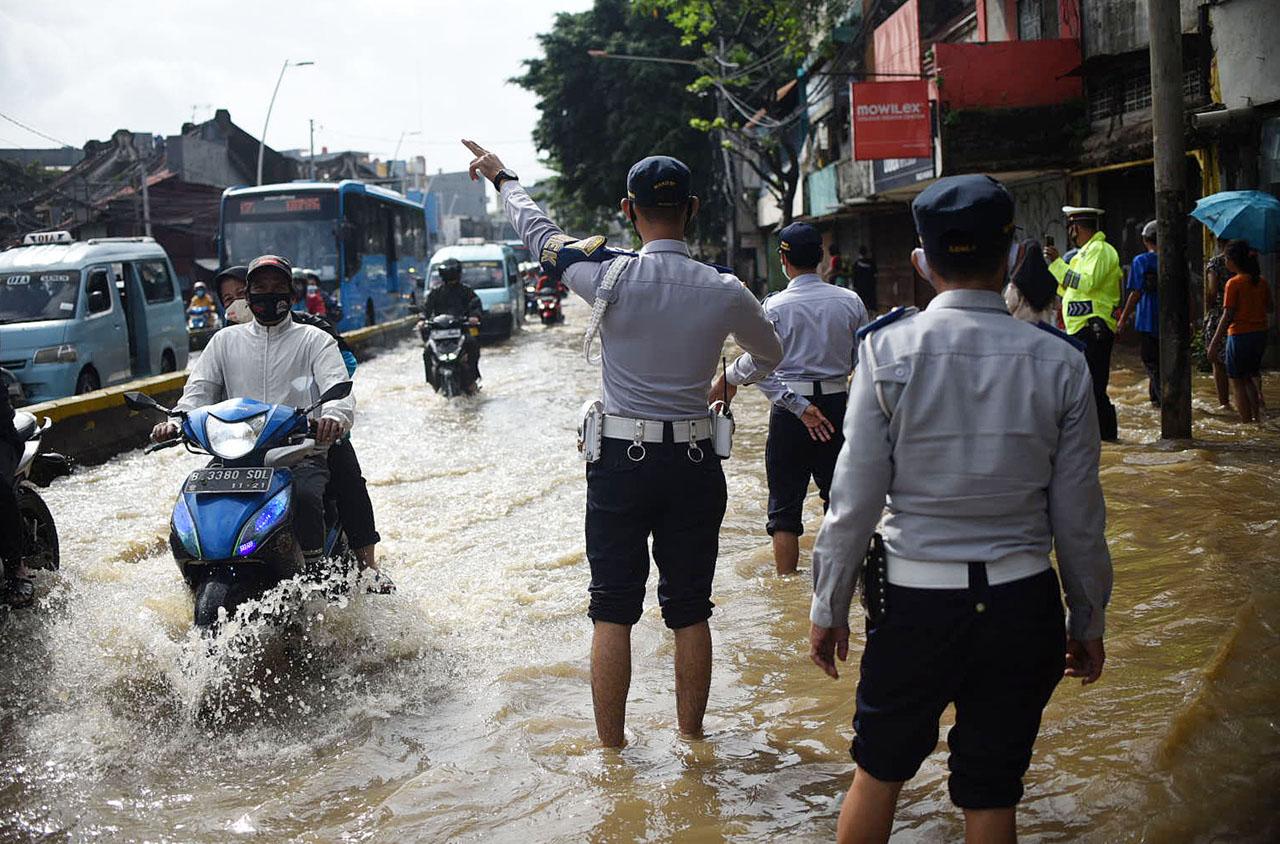 Banjir Rendam Sebagian...