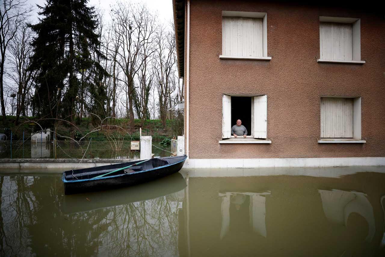 Sungai Charente Meluap,...