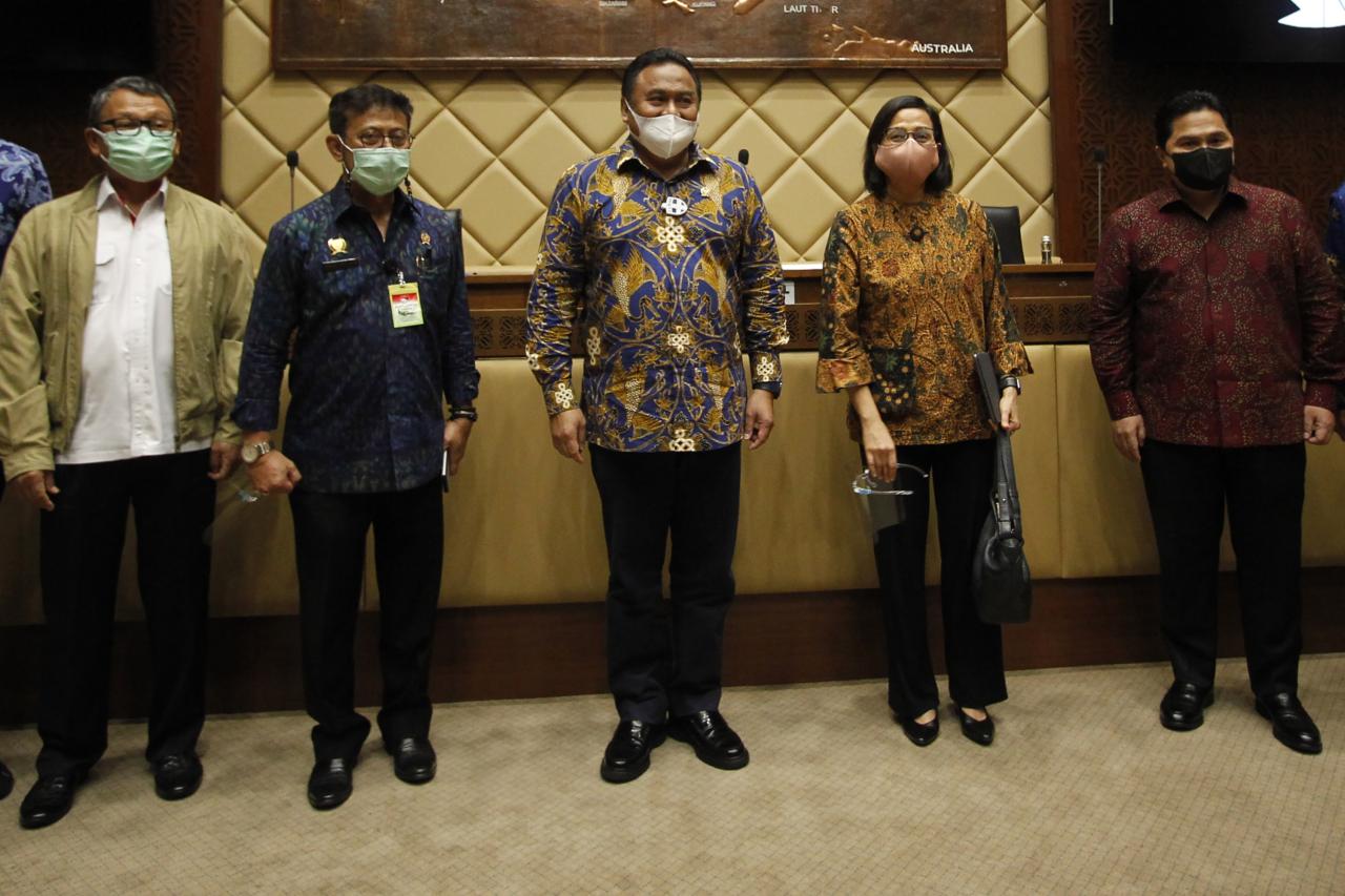 Empat Menteri Rapat...