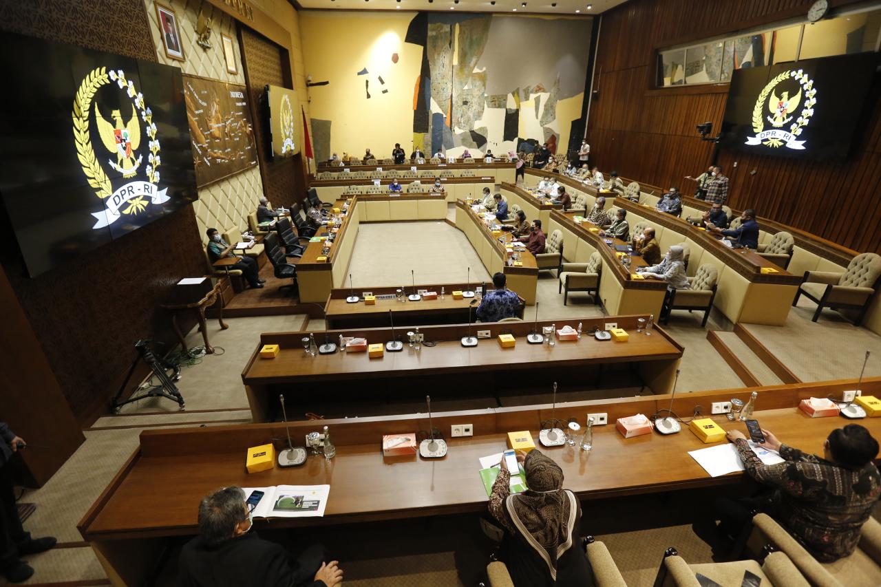Empat Menteri Rapat...