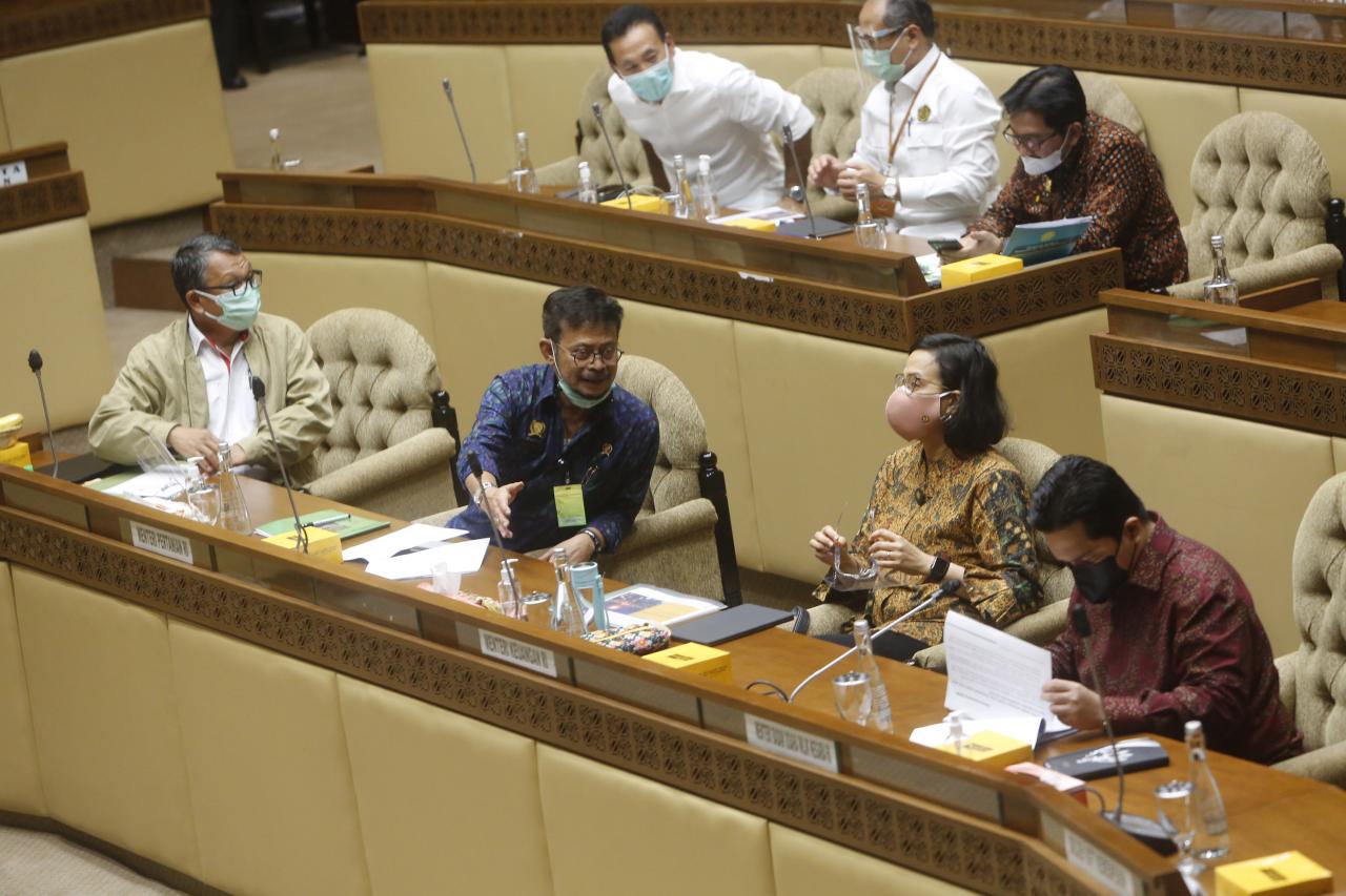 Empat Menteri Rapat...