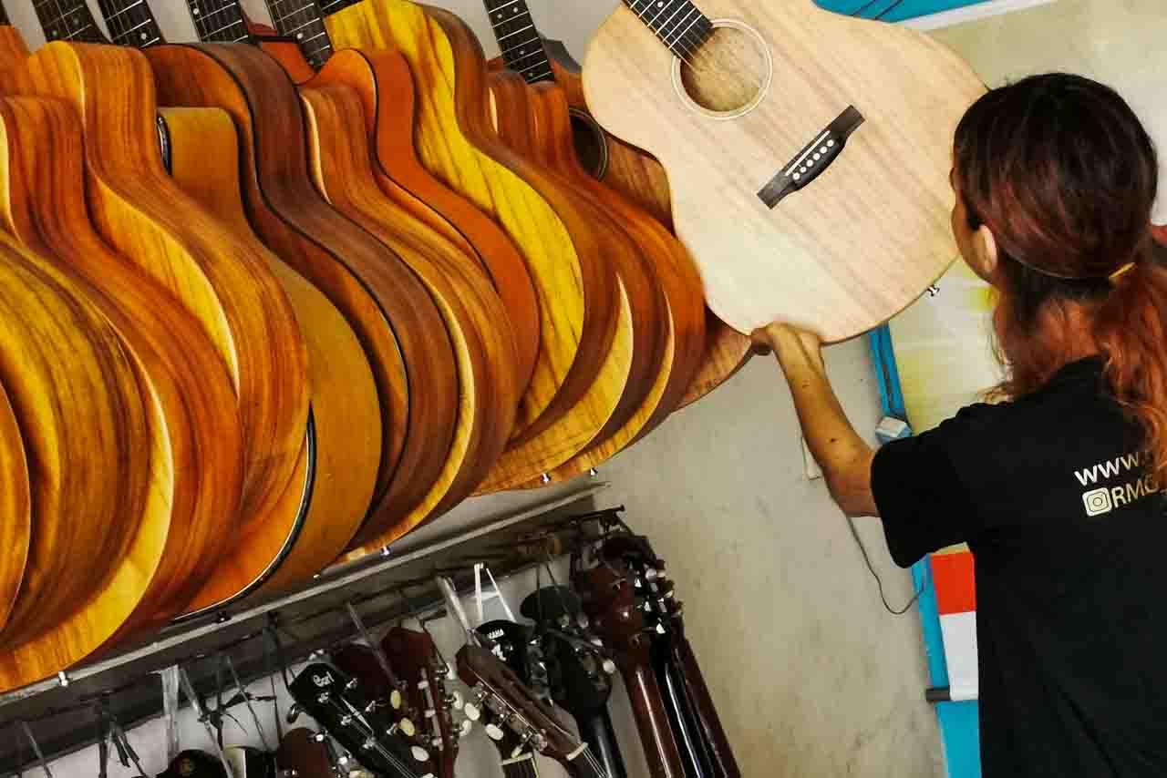 Melawan Keterbatasan,...