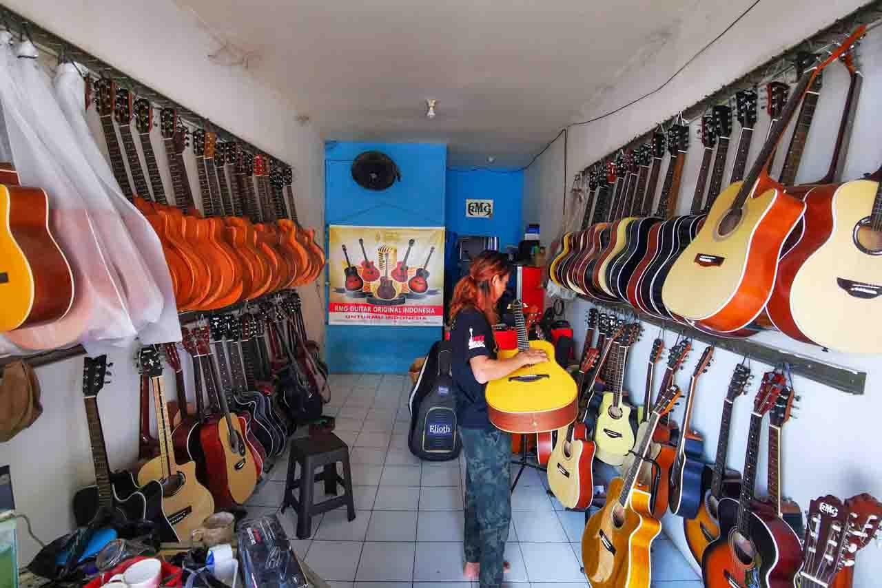 Melawan Keterbatasan,...
