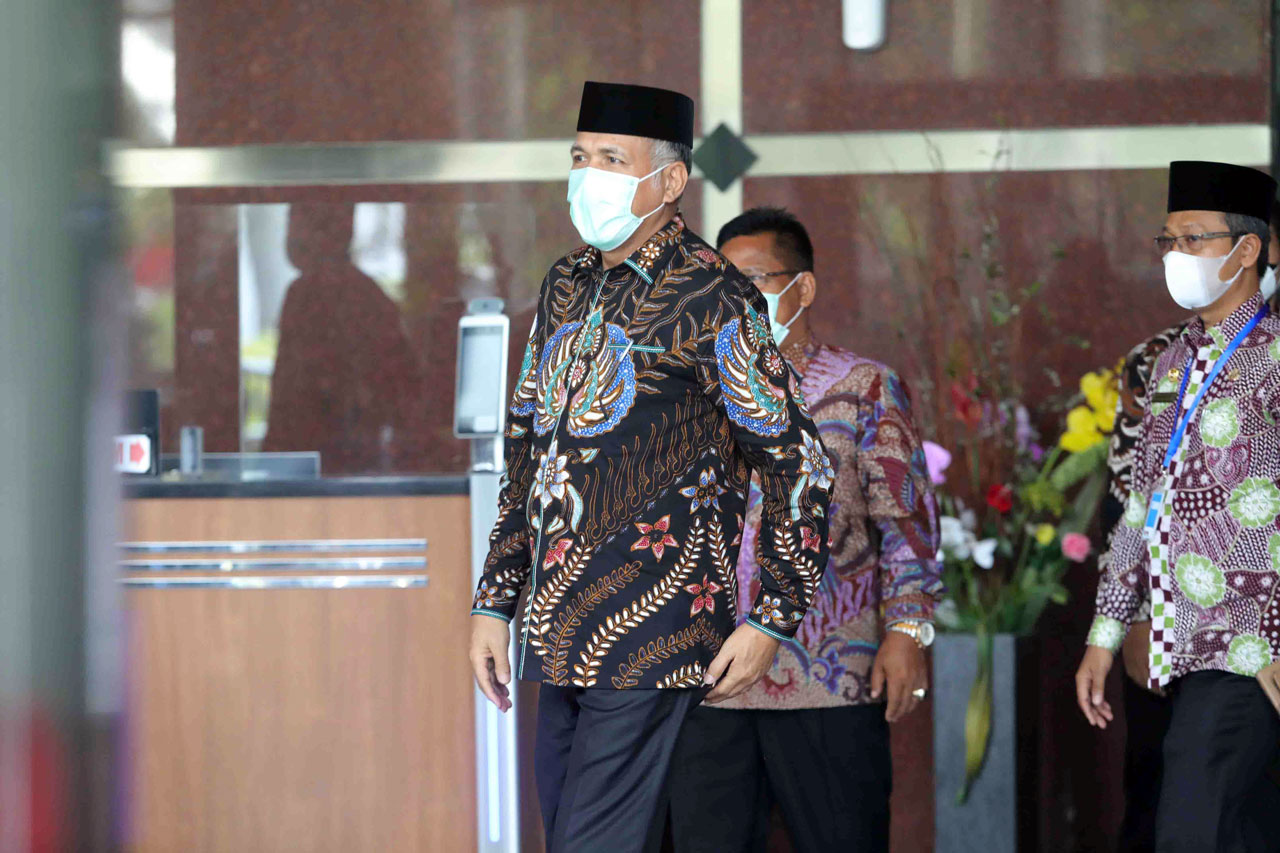 KPK Undang Gubernur...