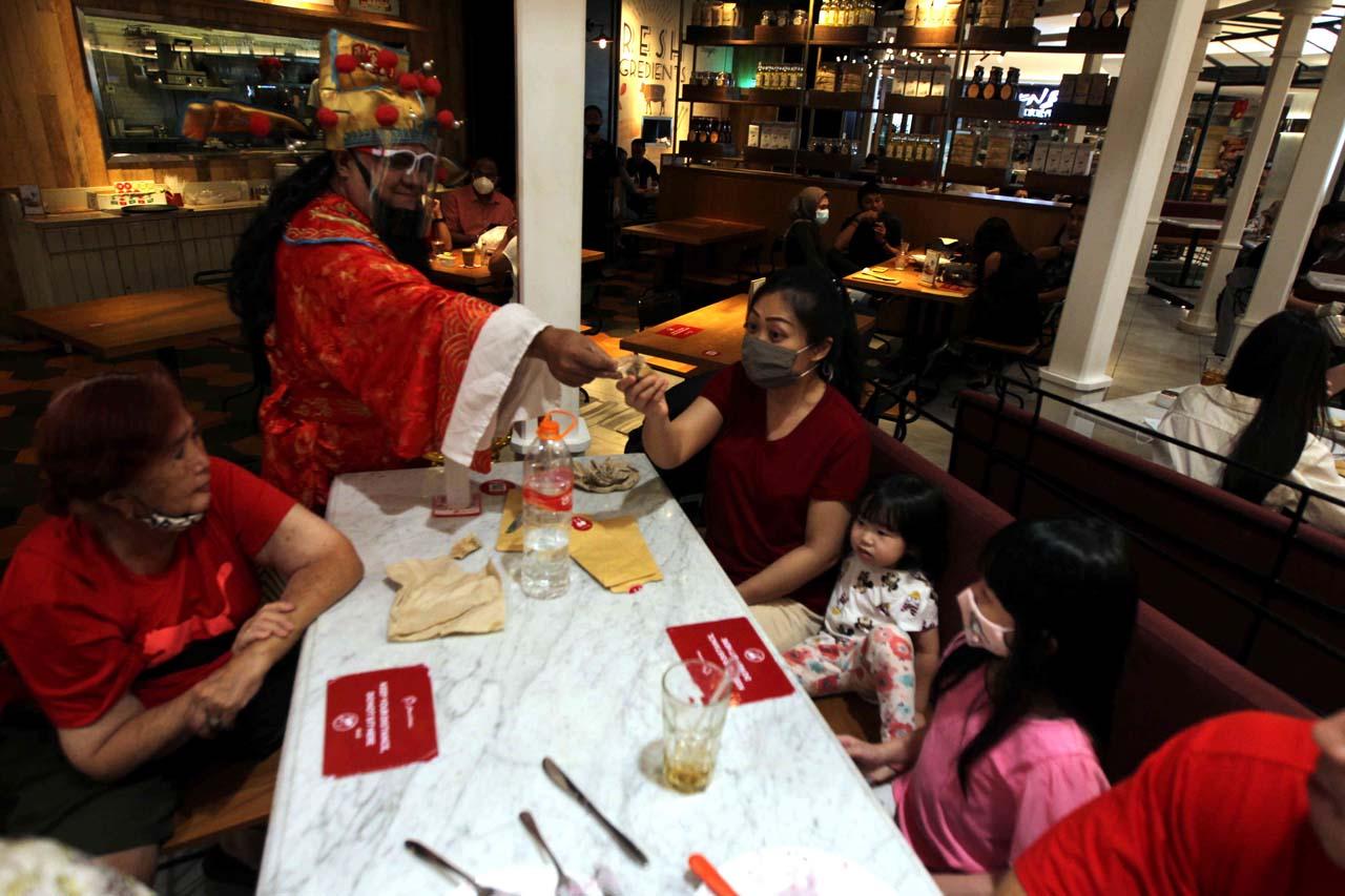 Semarakkan Imlek, Barongsai...