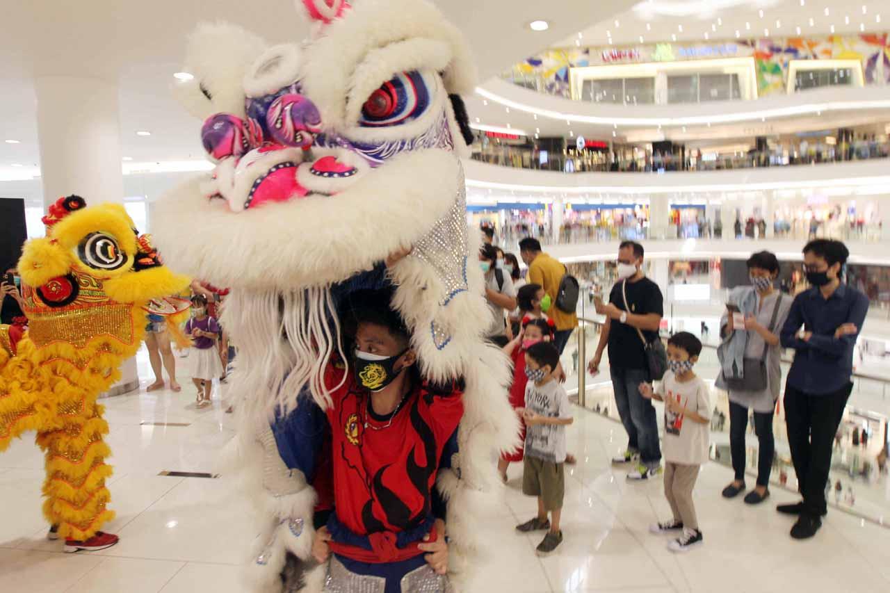 Semarakkan Imlek, Barongsai...