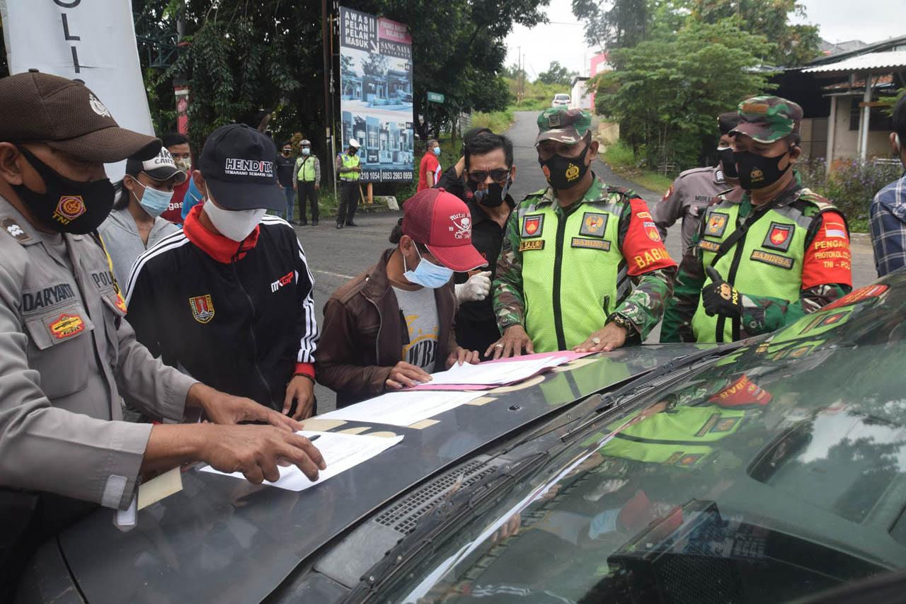 Petugas Gabungan Gelar...