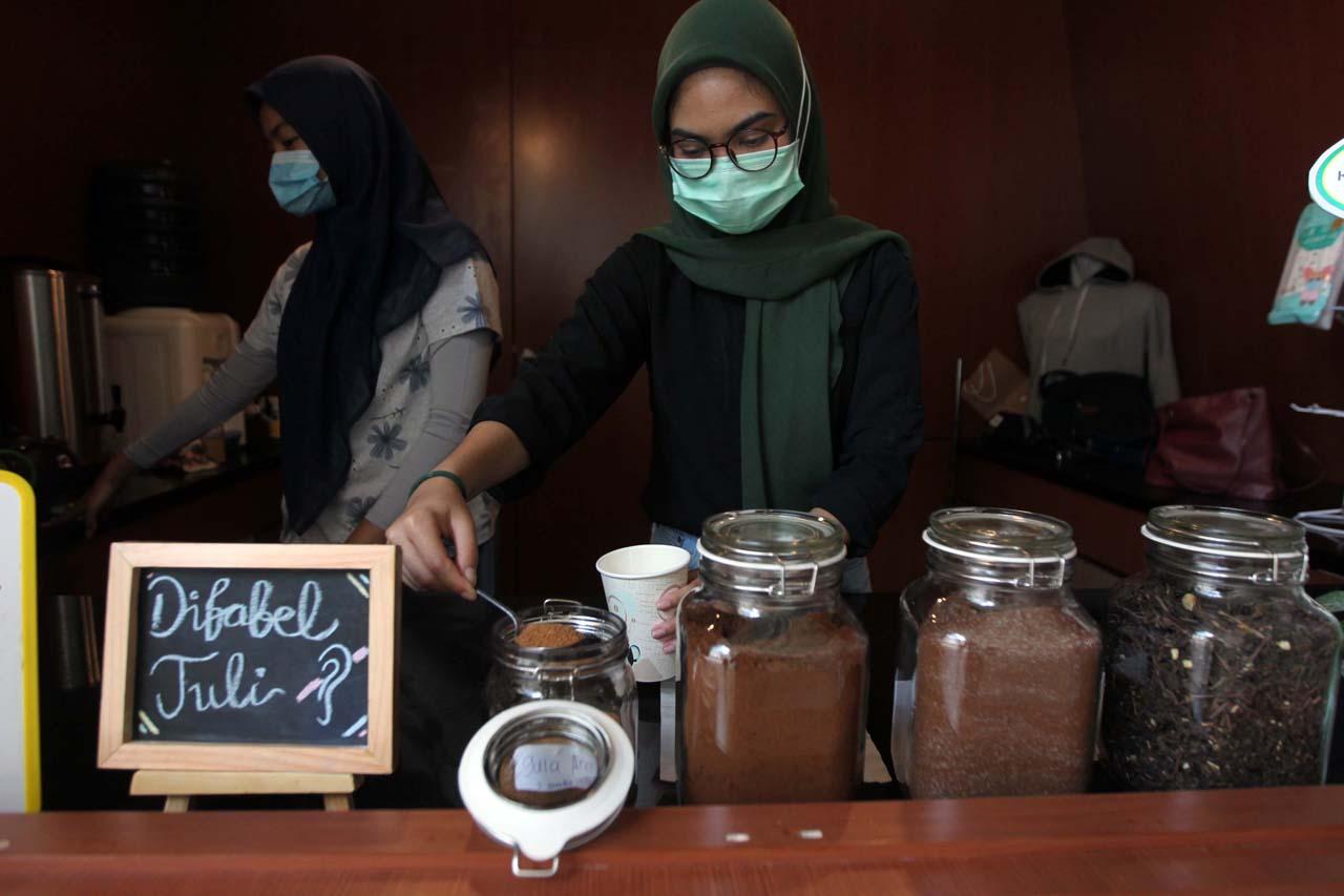 Terletak di Terowongan...