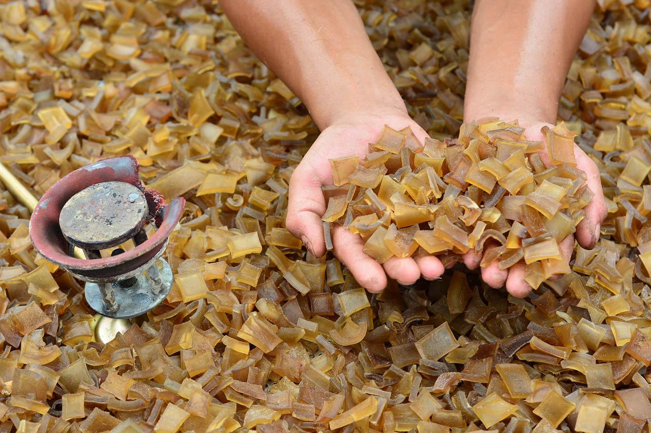Produksi Krupuk Kulit...
