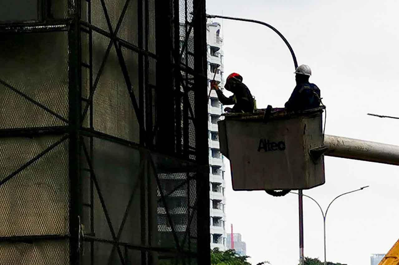 Pendapatan Sektor Reklame...