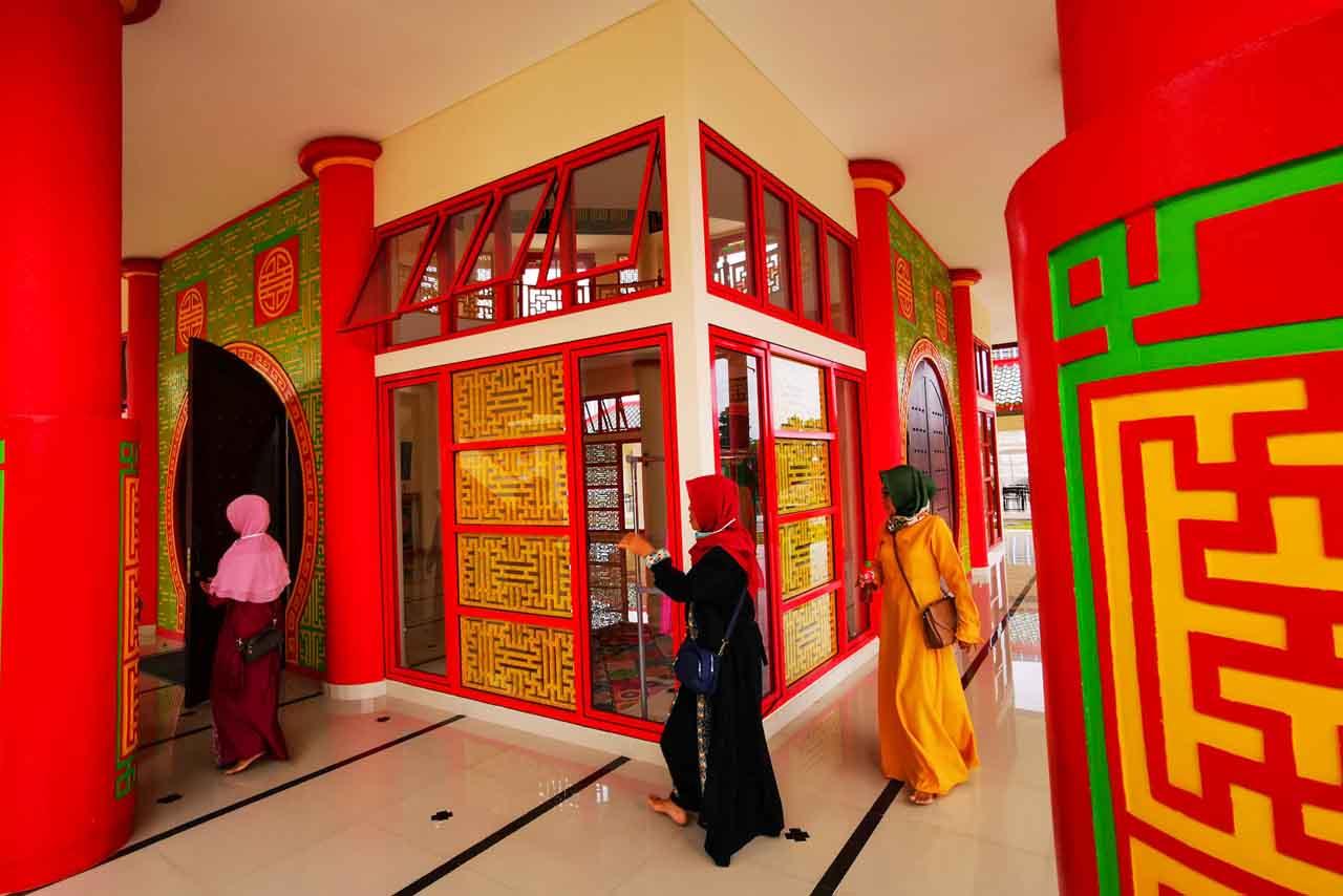 Masjid Babah Alun Desari,...