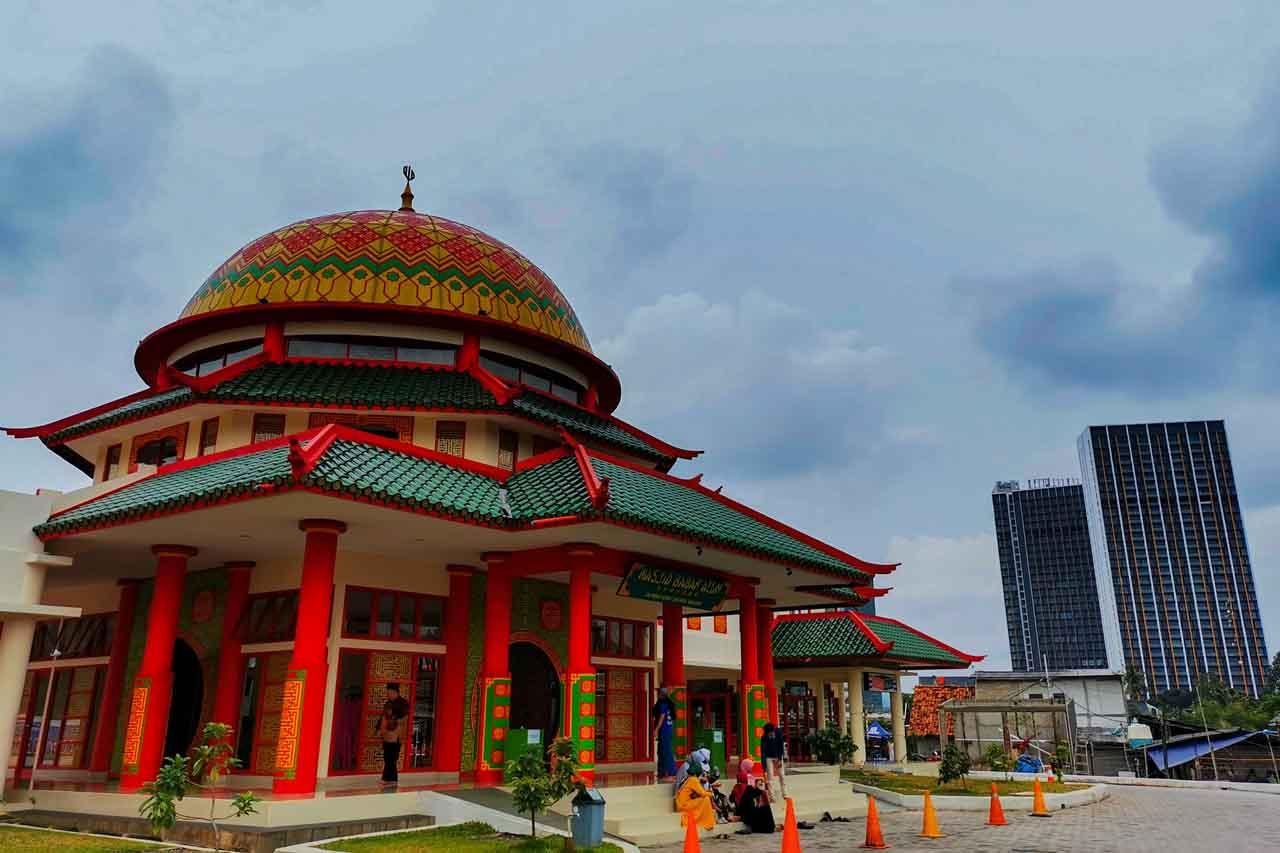 Masjid Babah Alun Desari,...