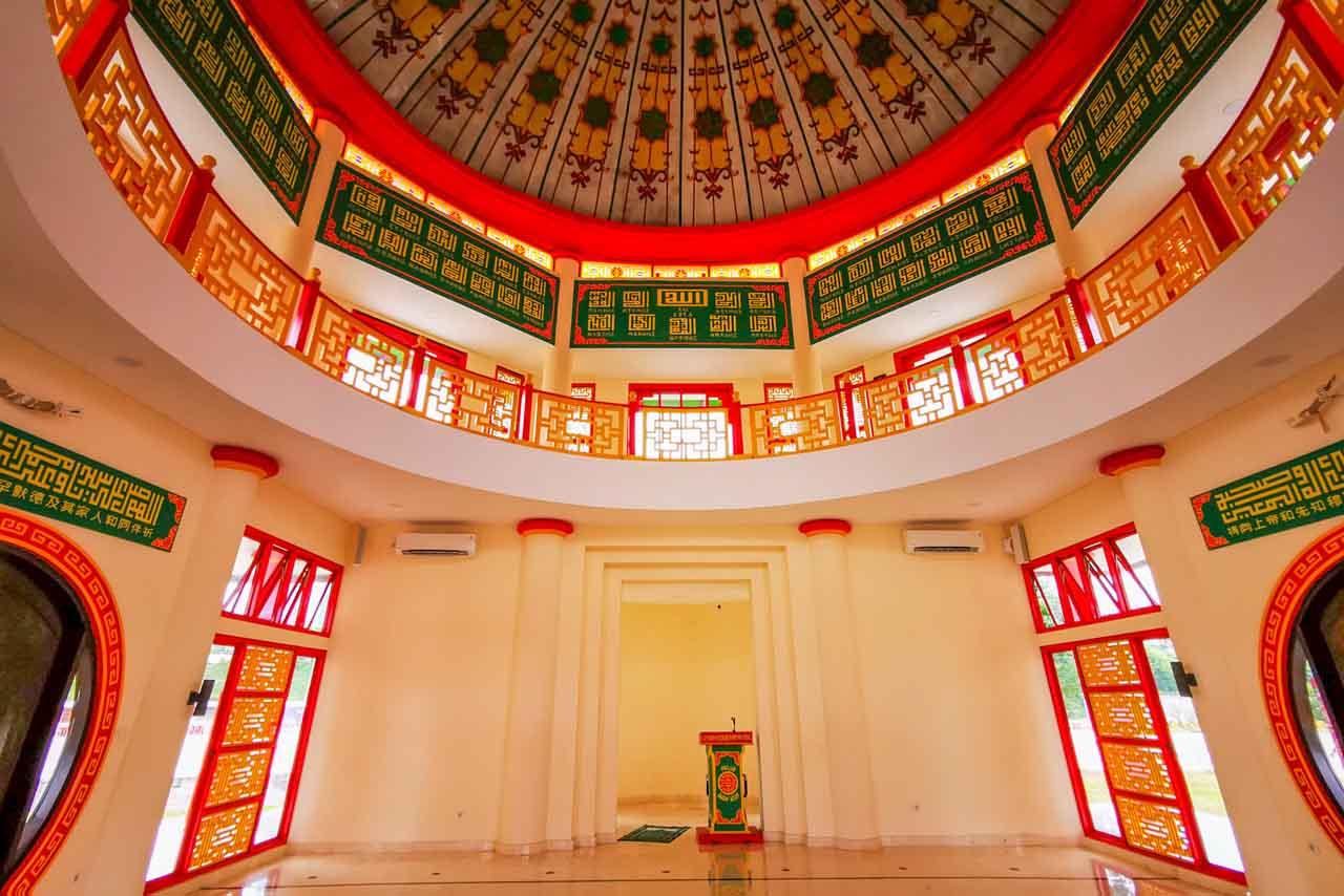 Masjid Babah Alun Desari,...
