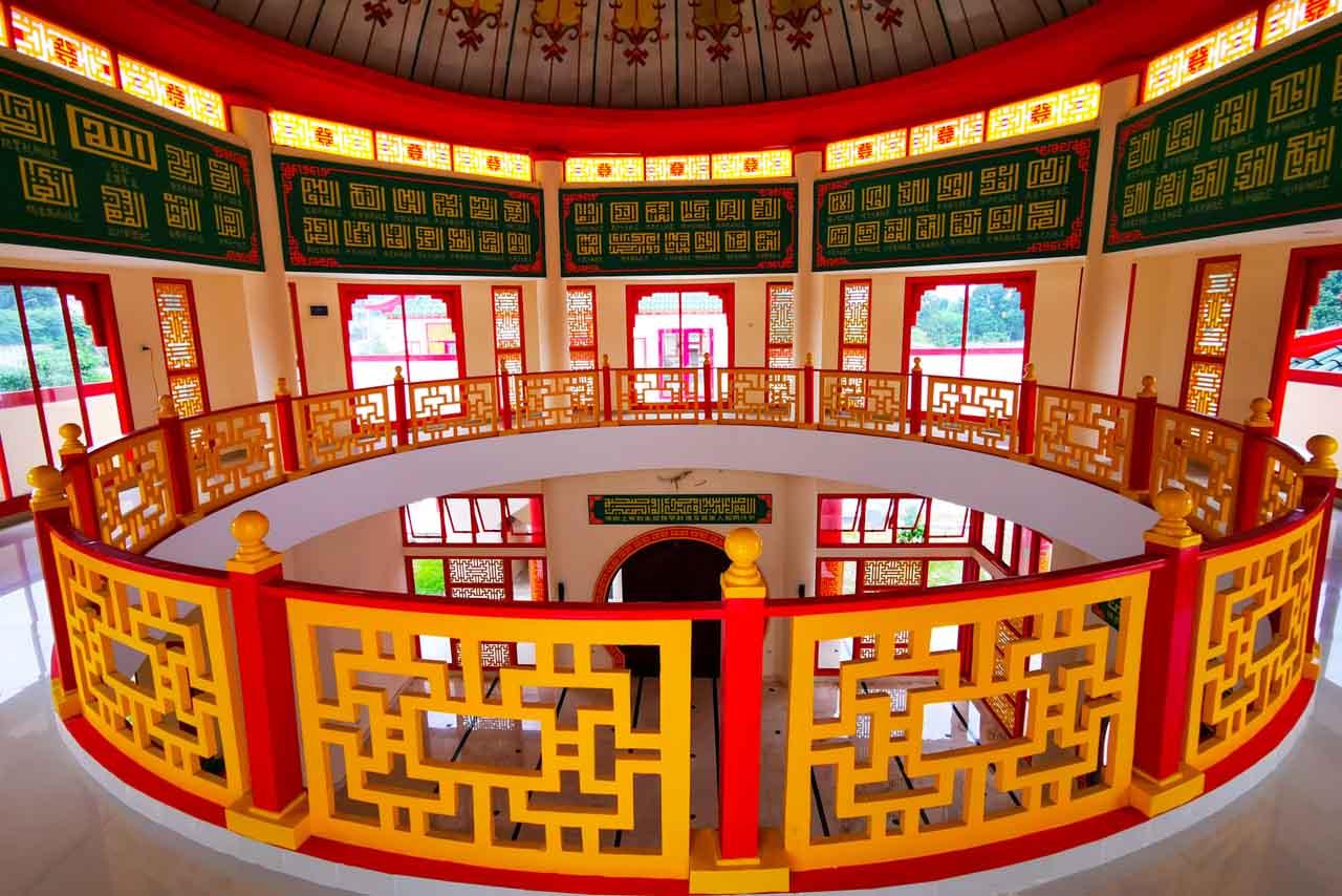 Masjid Babah Alun Desari,...