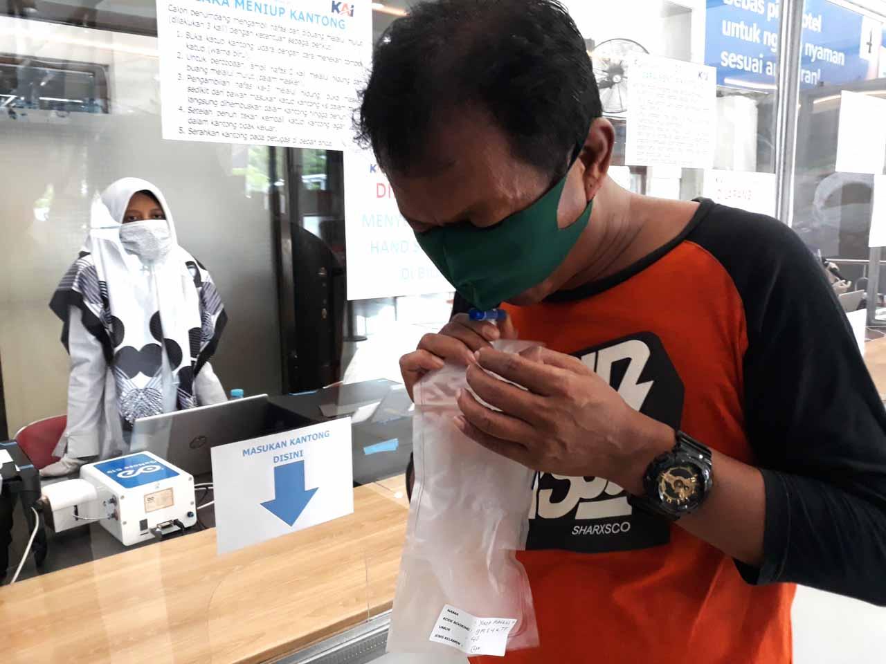 Stasiun Pasar Turi Terapkan...