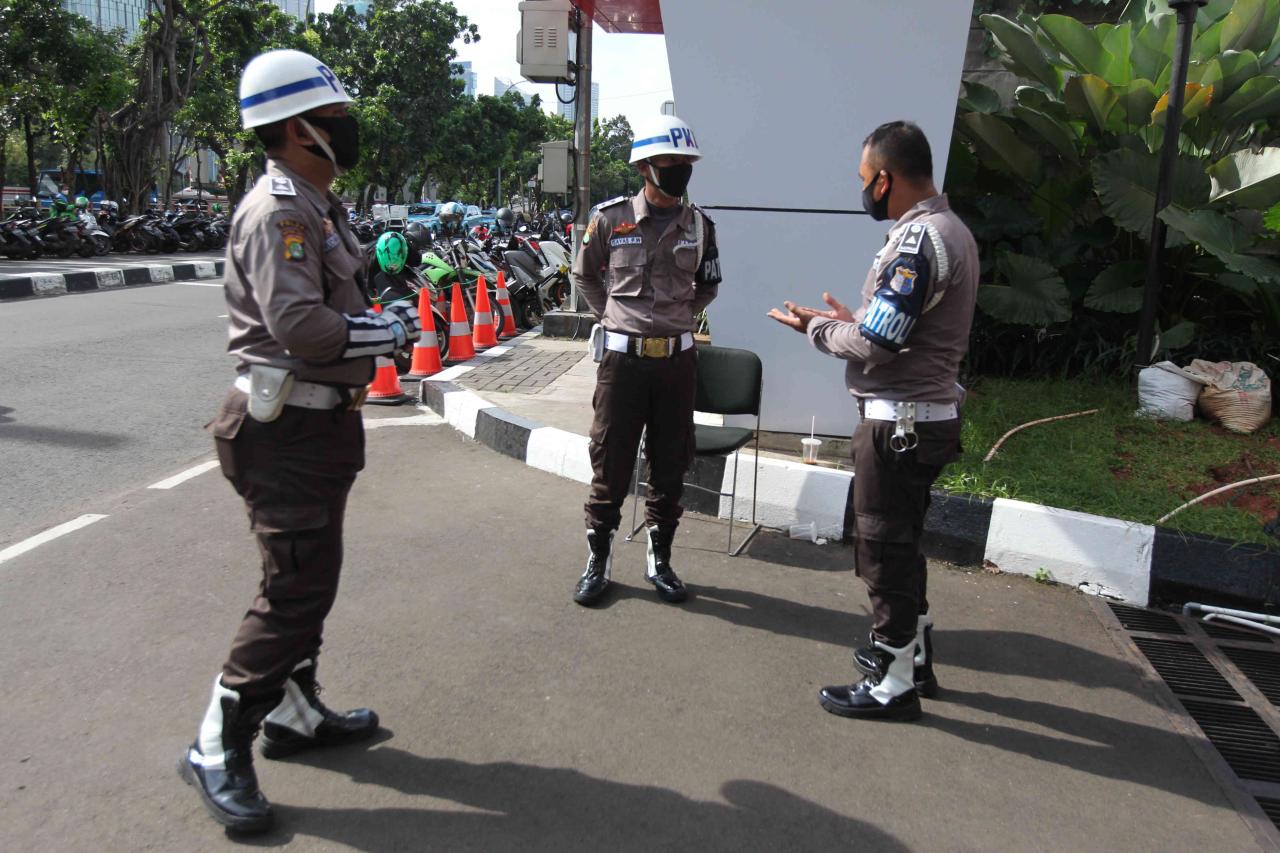 Ini Dia Penampakan Satpam...