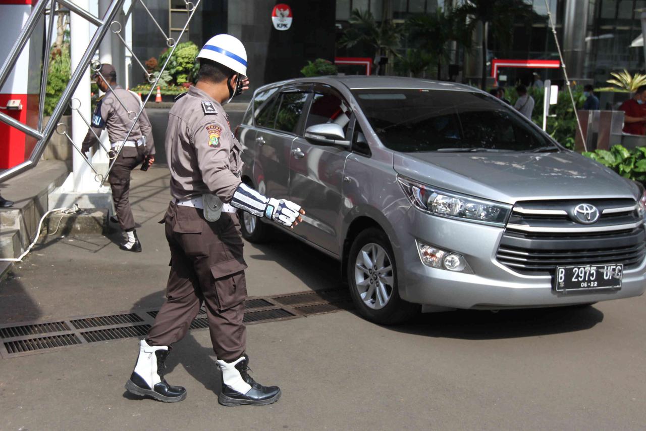 Ini Dia Penampakan Satpam...