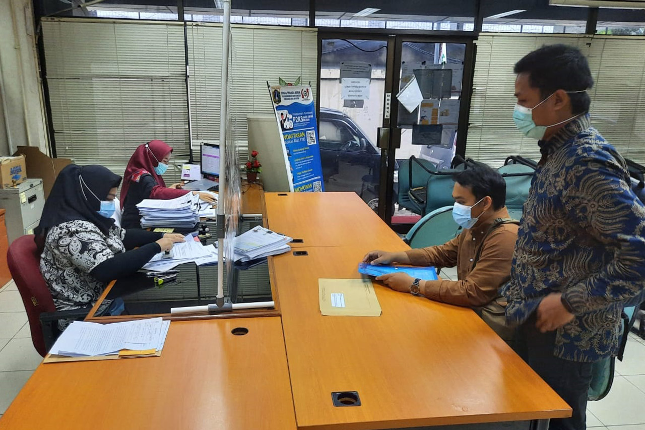 35 Karyawan Indopos...