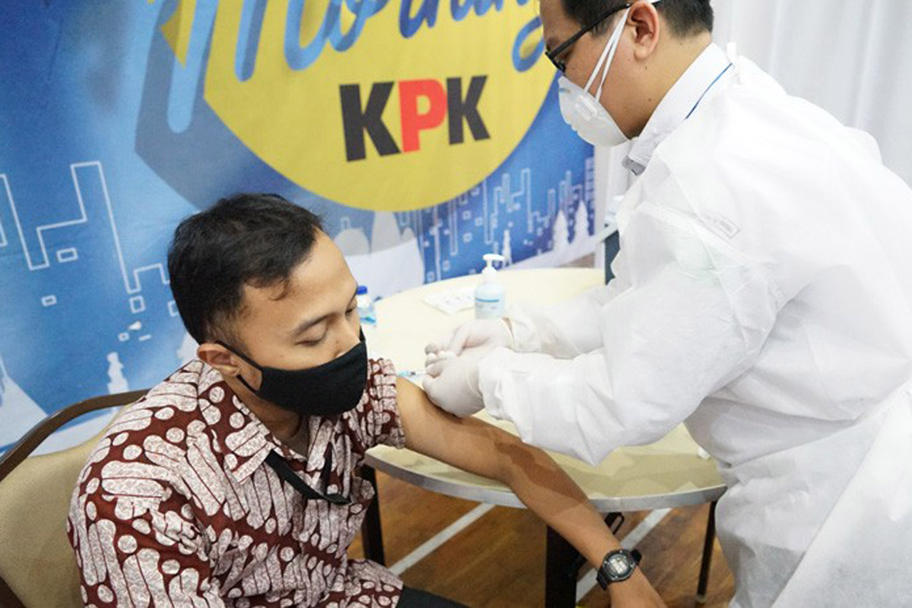 Pegawai, Tahanan Hingga...