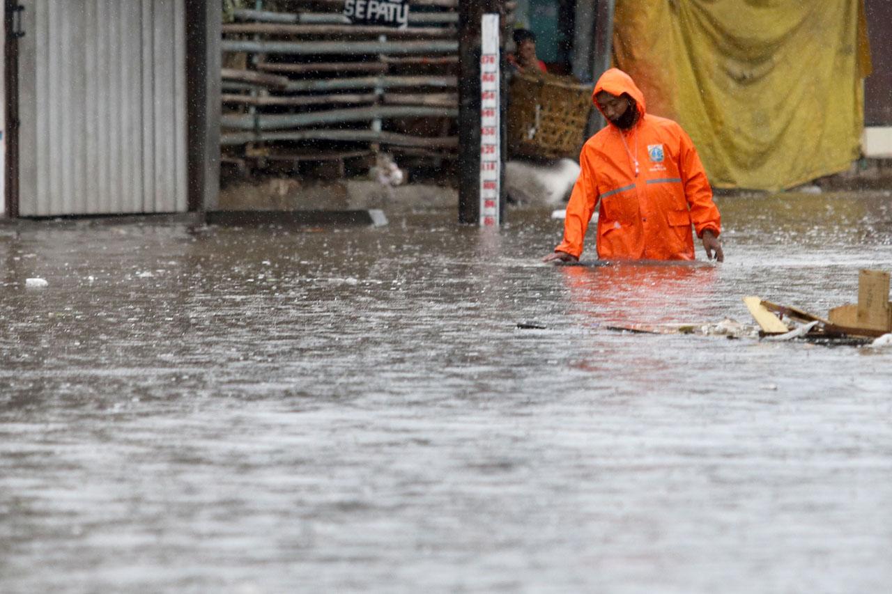 Banjir Rendam Kawasan...