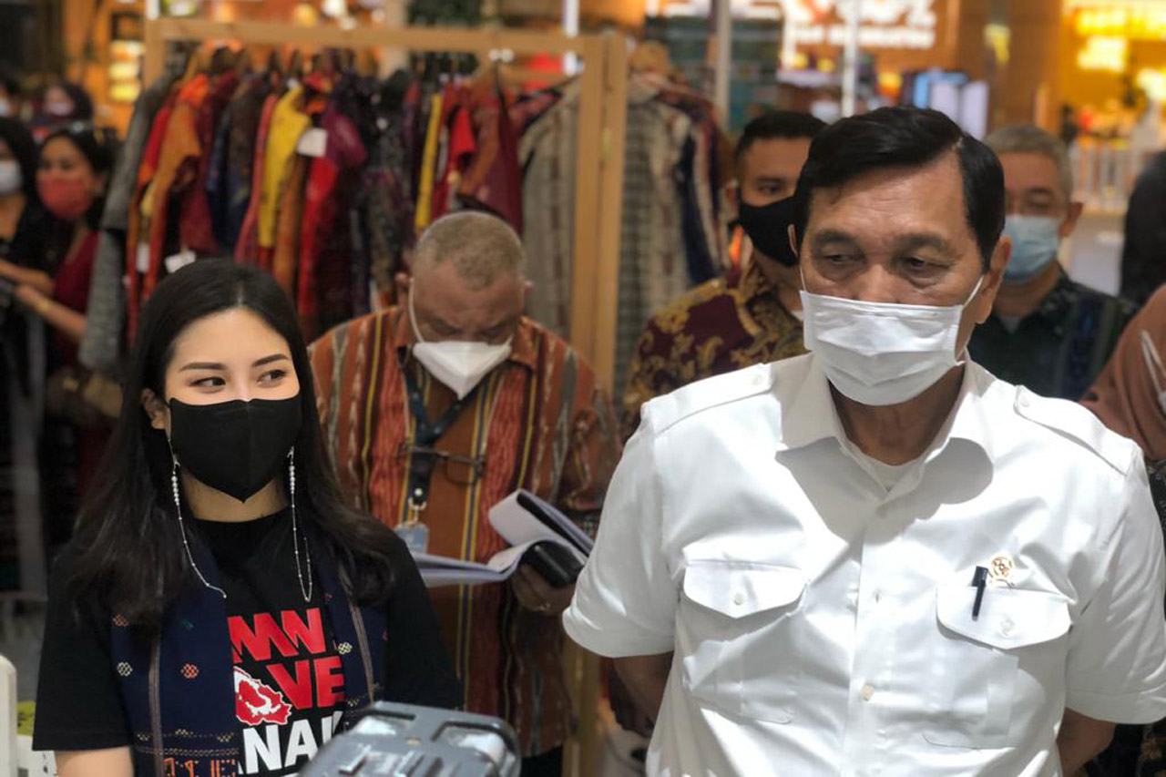 Luhut Panjaitan dan...