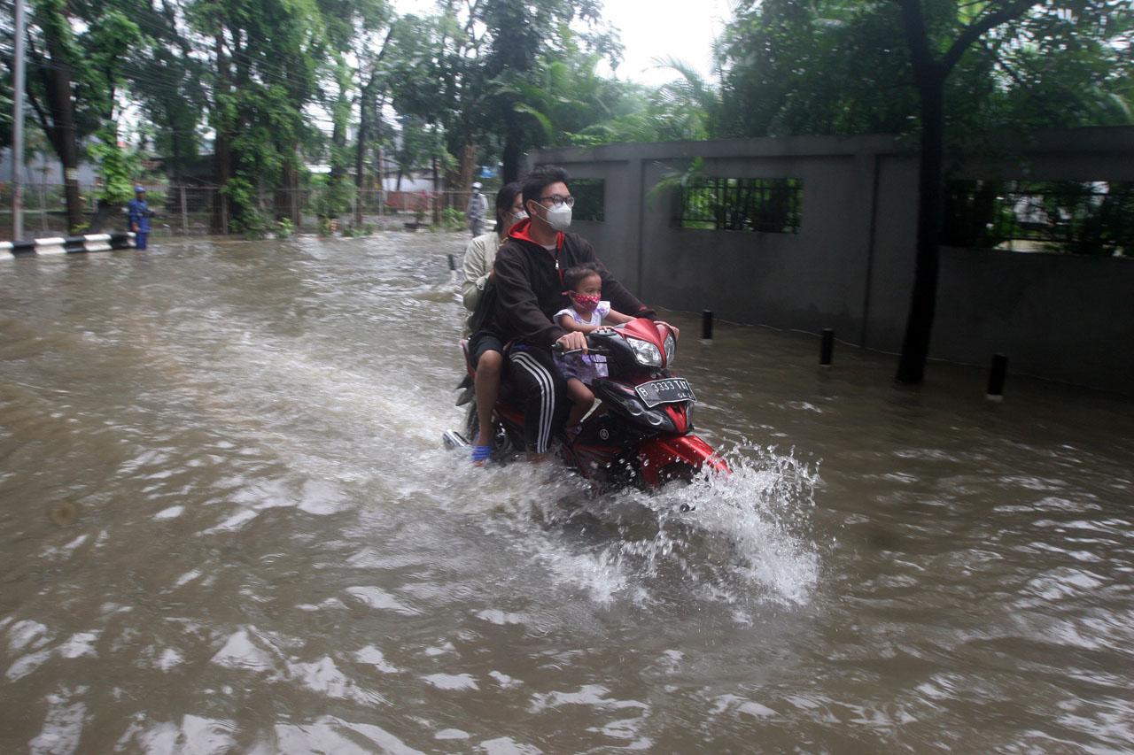 Banjir Kepung Permukiman...