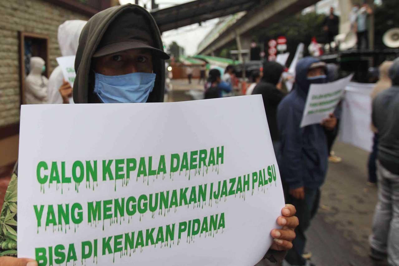 Infosos Desak Polisi...