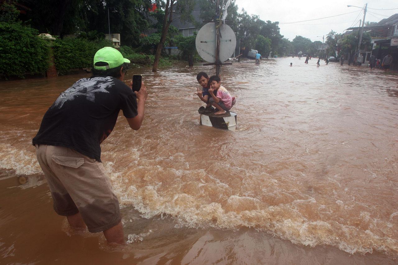 Akses Jalan Puri Gading...