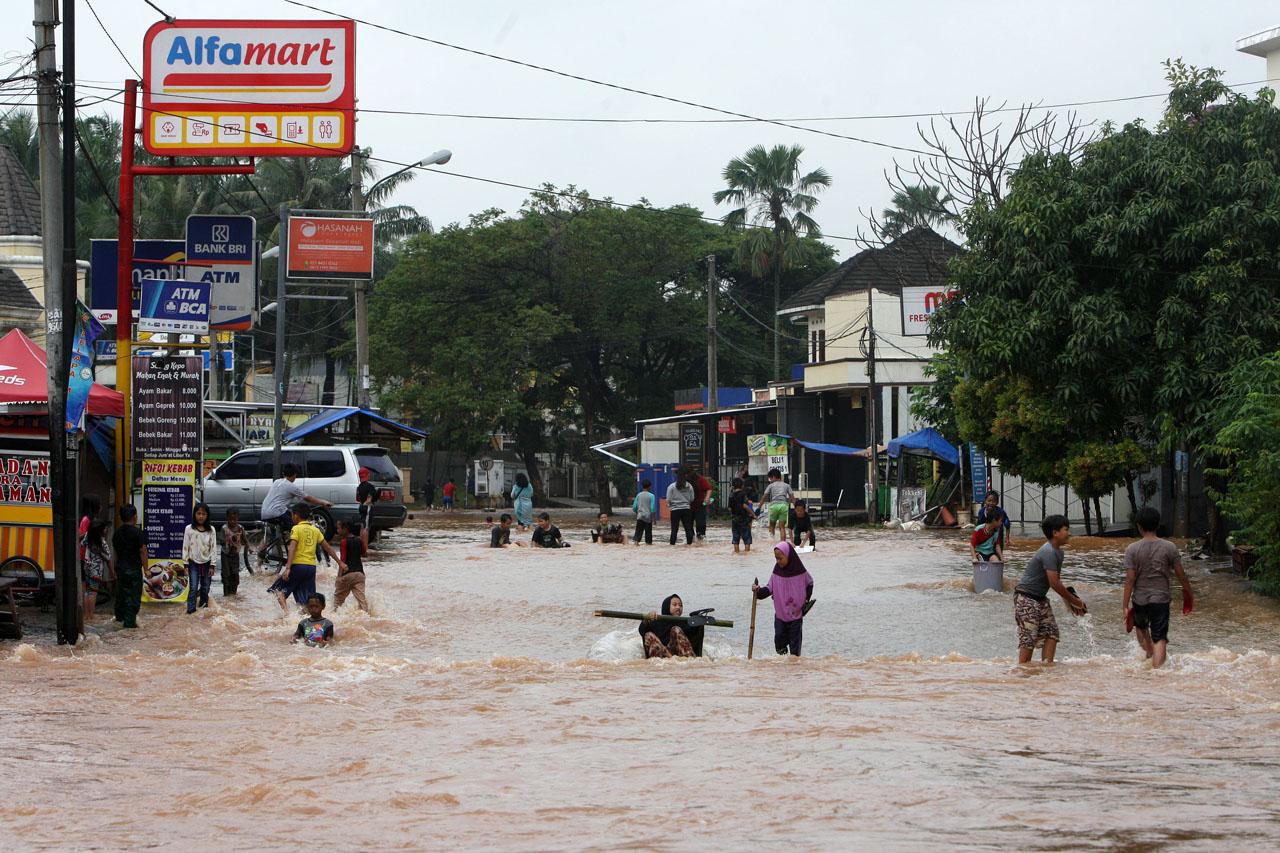 Akses Jalan Puri Gading...