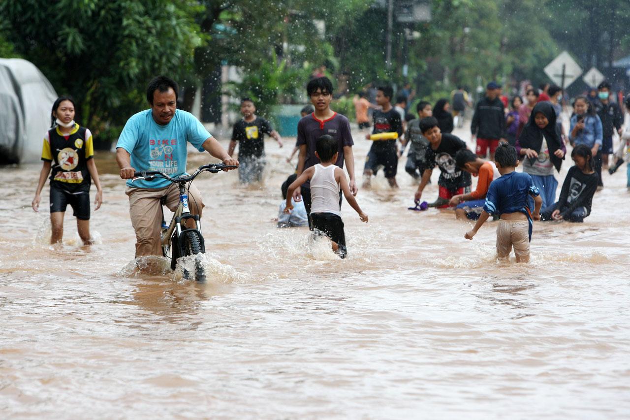 Akses Jalan Puri Gading...