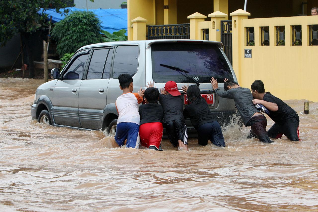 Akses Jalan Puri Gading...