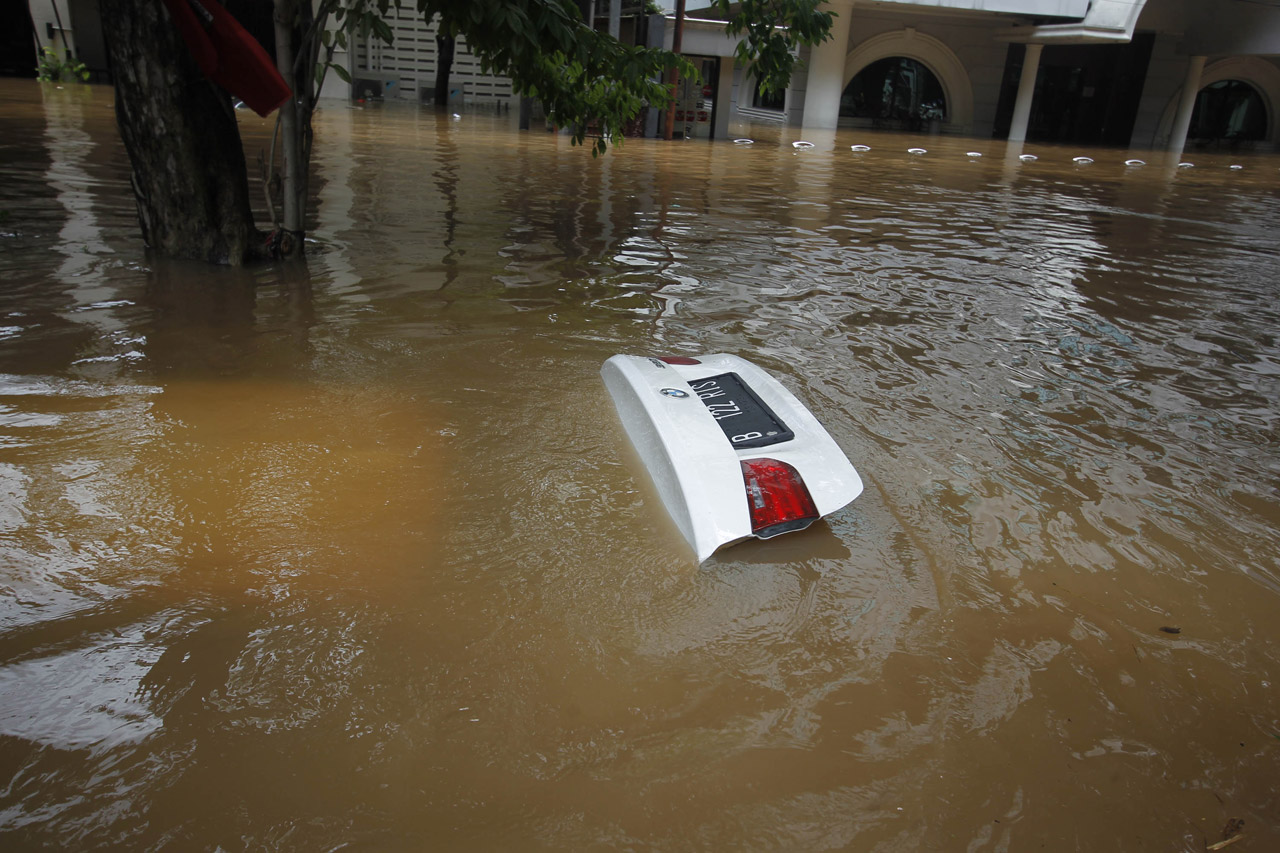 Puluhan Mobil Mewah...