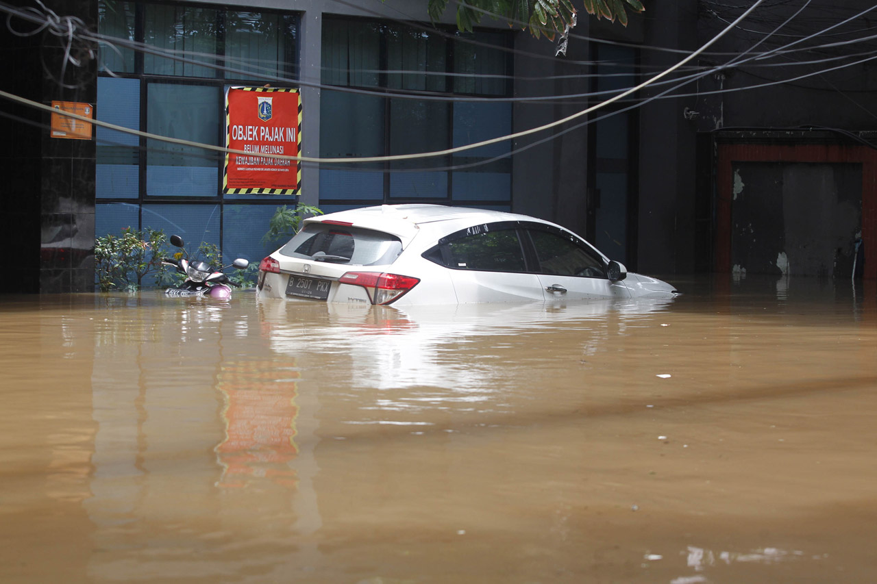 Puluhan Mobil Mewah...