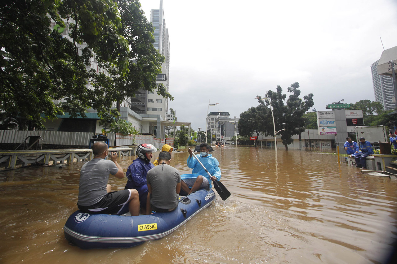Banjir Setinggi 1,5...