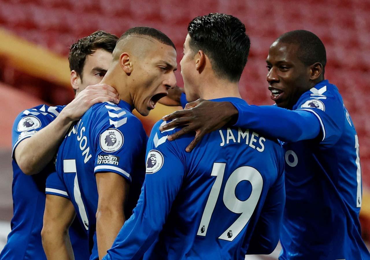Menang 2-0, Everton...