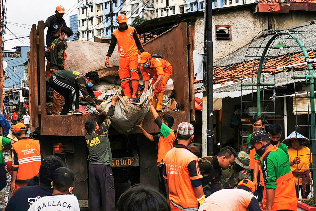 Warga Bendungan Hilir...