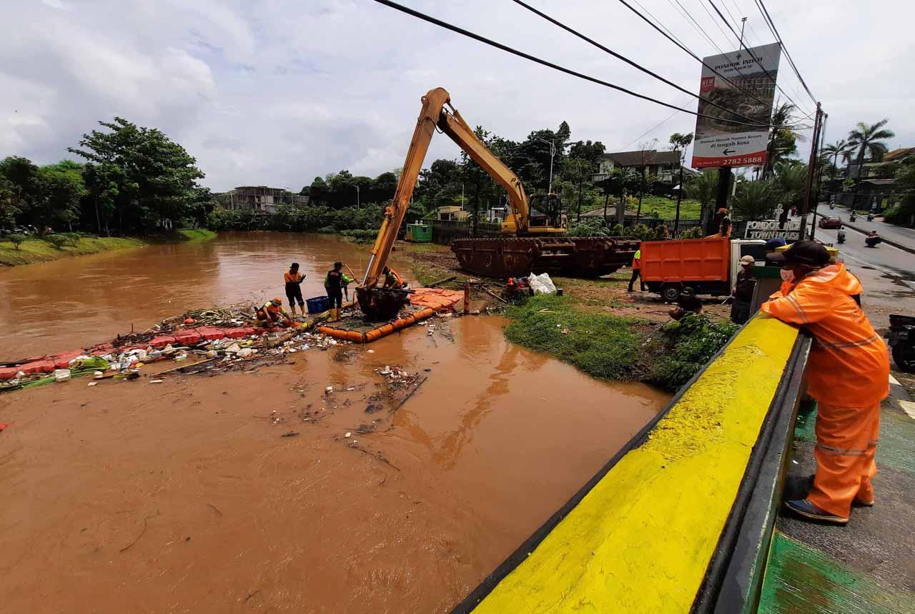 Pembersihan Sampah di...