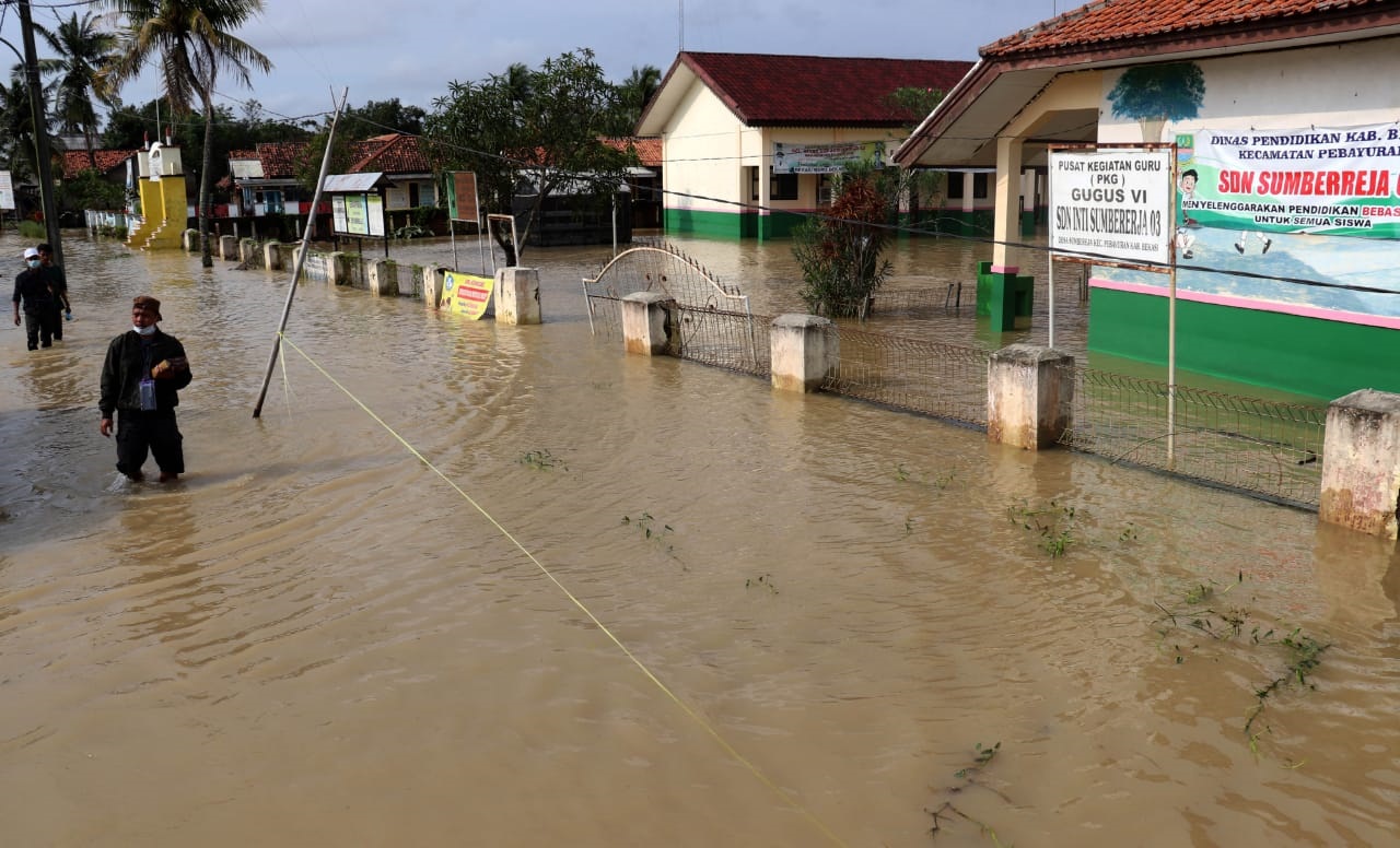Bupati Eka Supria Atmaja...