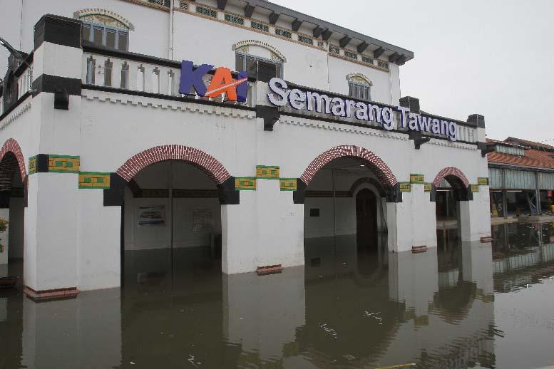 Masih Terendam Banjir,...