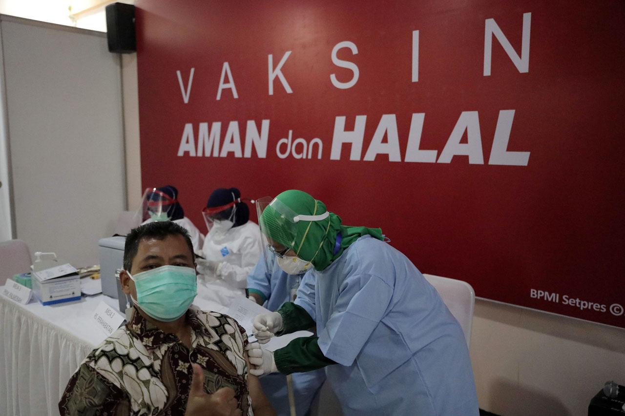 Ratusan Tenaga Pendidikan...