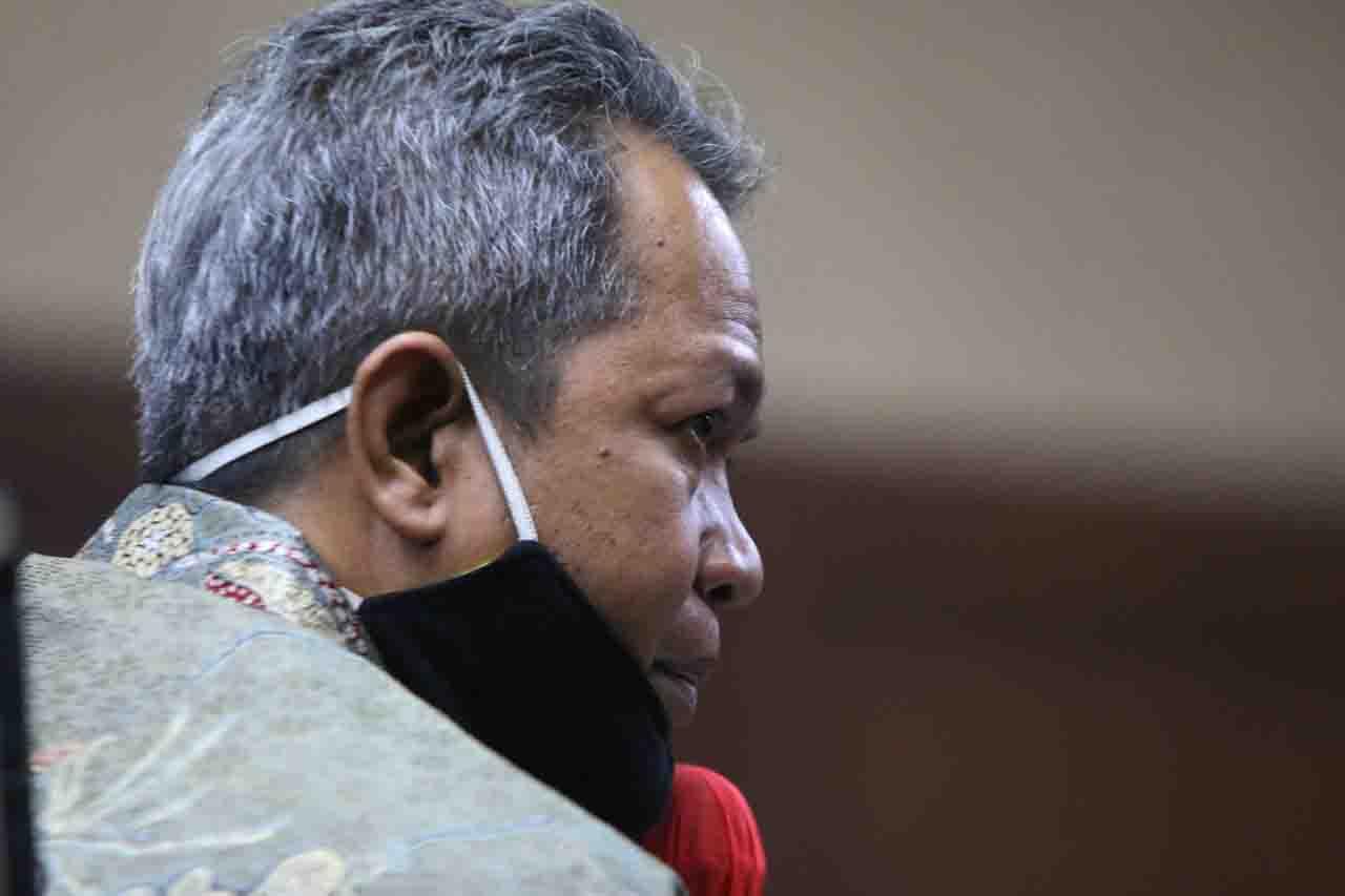 Kuasa Hukum Hadirkan...