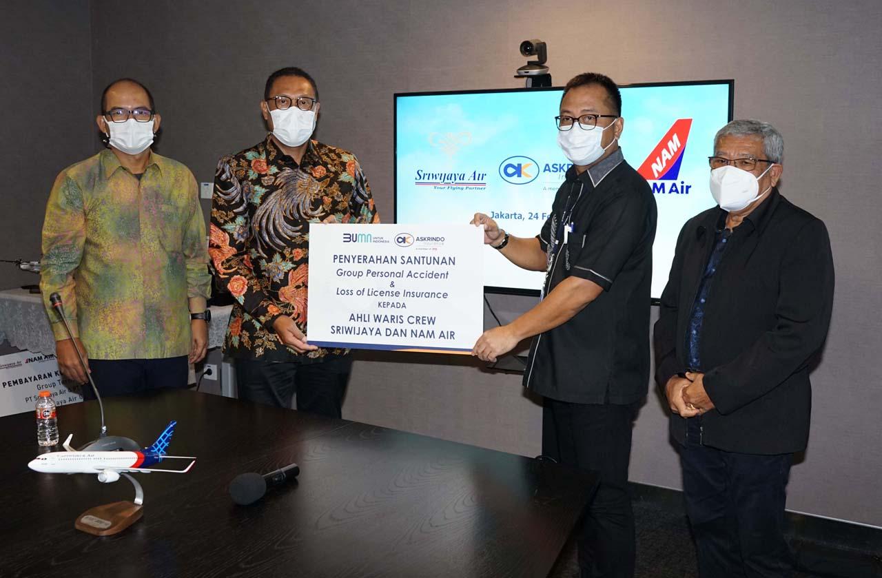 Askrindo Serahkan Santunan...