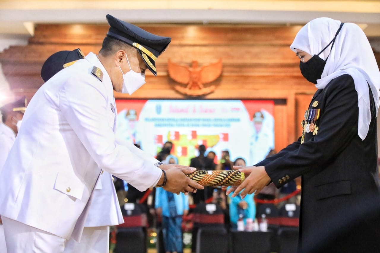 Gubernur Jatim Khofifah...