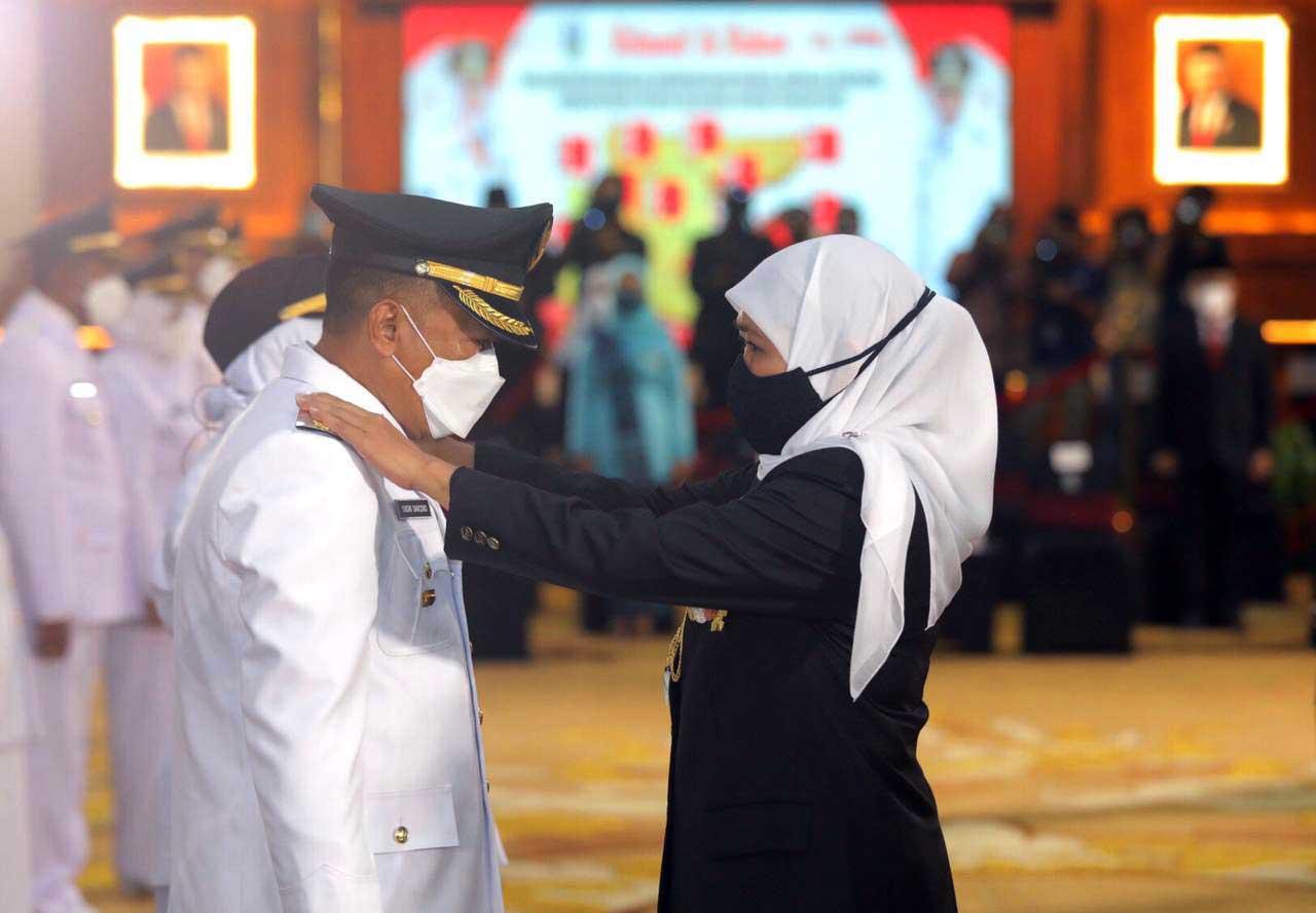 Gubernur Jatim Khofifah...