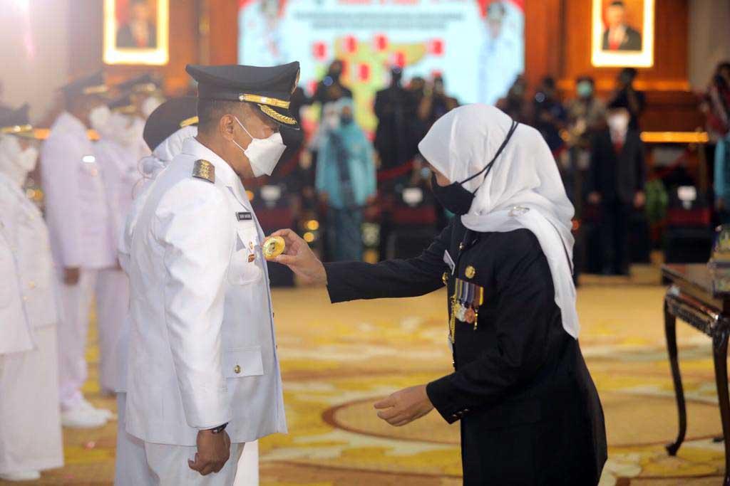 Gubernur Jatim Khofifah...