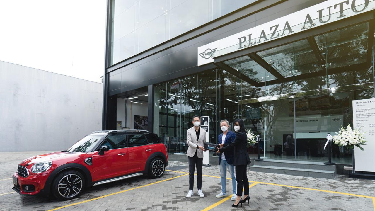 Plaza MINI Pertama di...