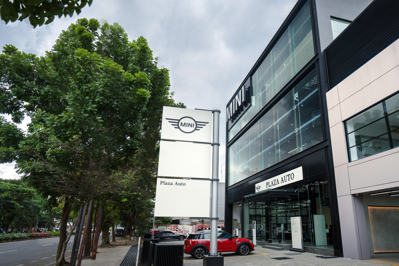 Plaza MINI Pertama di...
