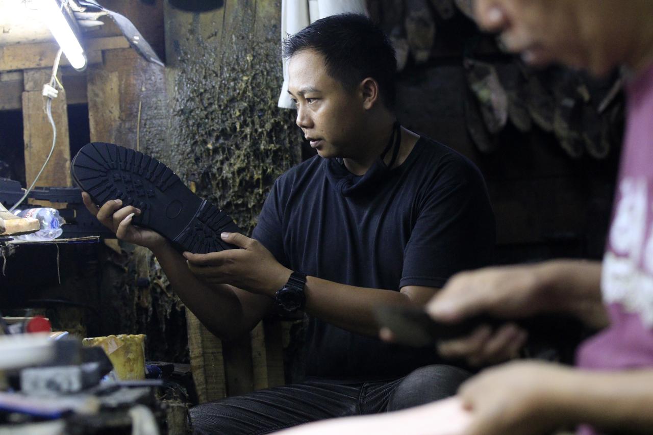 Melihat Industri Sepatu...